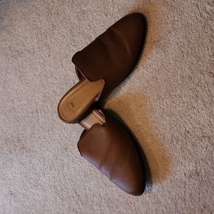 Gap brown mules